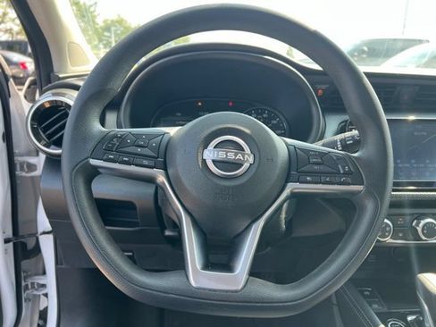 Used 2023 Nissan Kicks SV FWD image 12