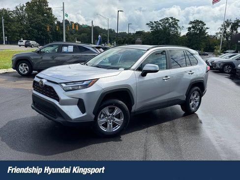 Used 2025 Toyota RAV4 XLE AWD/4WD image 1