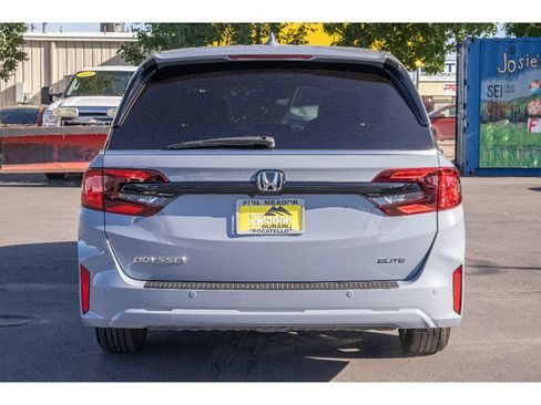 Used 2026 Honda Odyssey Elite image 4