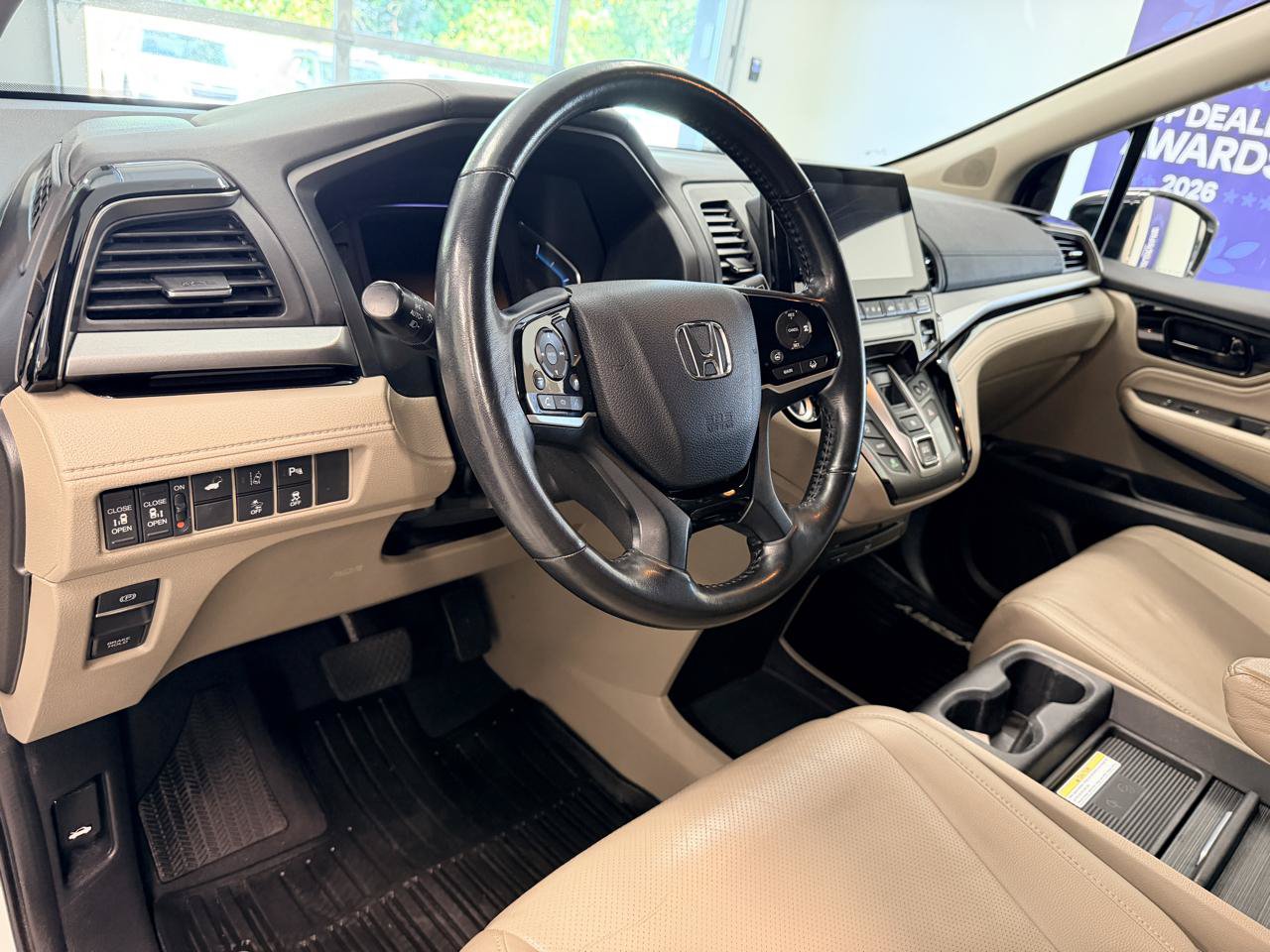 Used 2018 Honda Odyssey Elite image 16