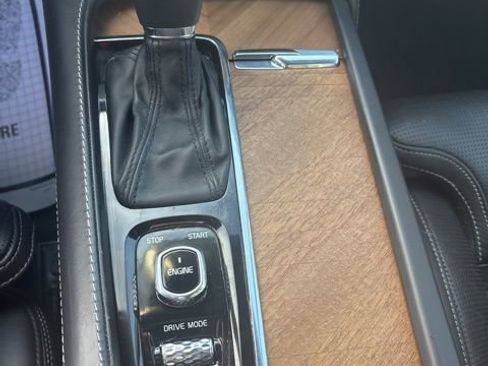 Used 2017 Volvo XC90 T6 Inscription w/ Vision Package AWD/4WD image 16