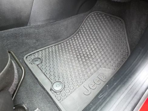 Used 2025 Jeep Compass Trailhawk image 15