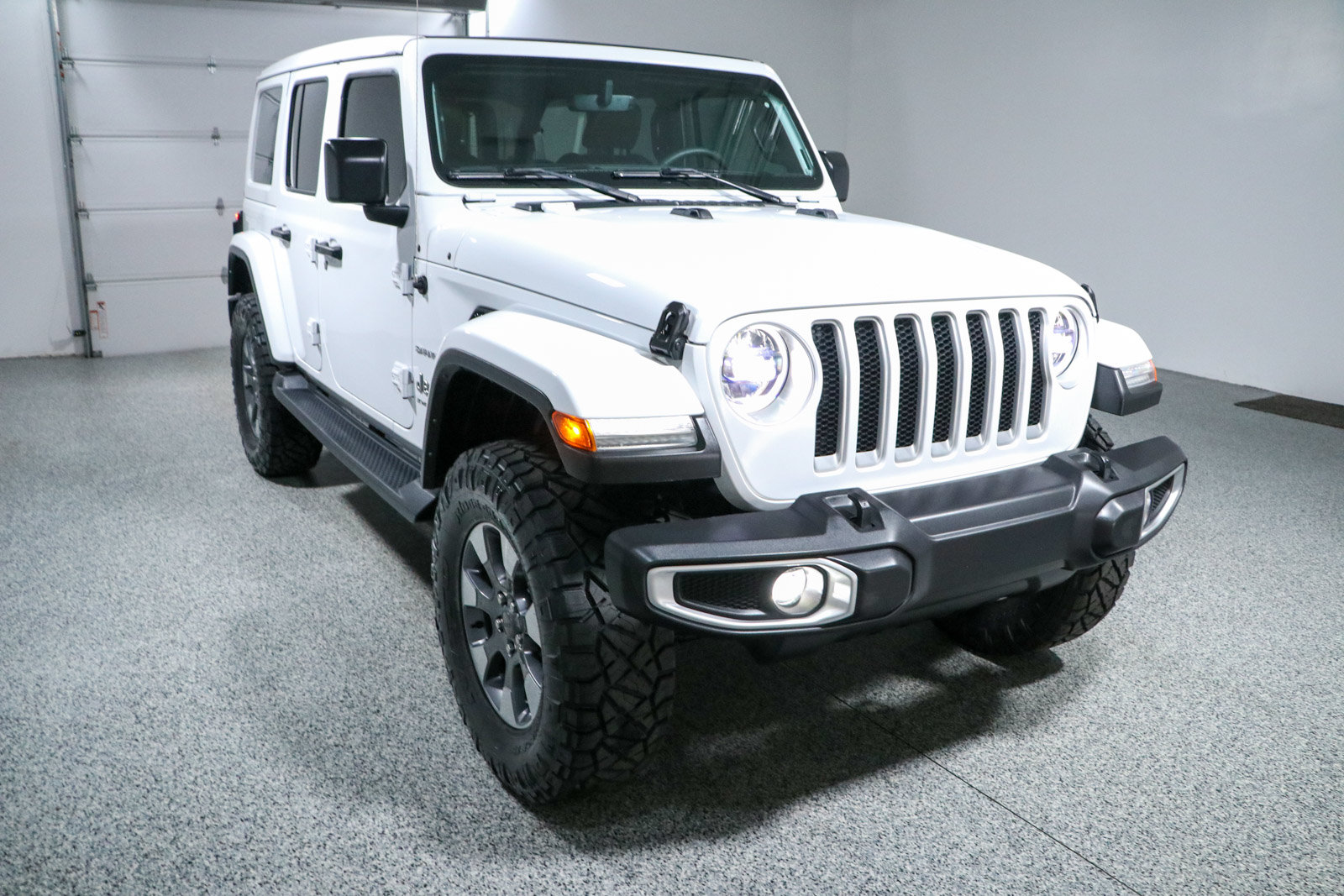 Used 2023 Jeep Wrangler Unlimited Sahara w/ LED Lighting Group AWD/4WD image 6