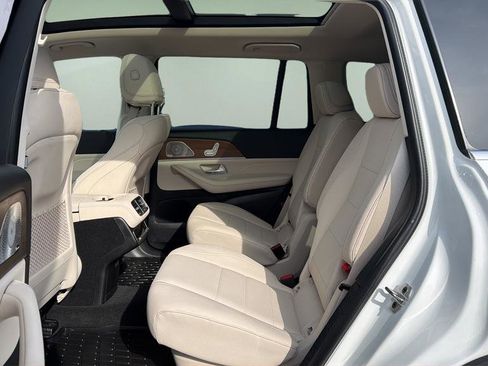 Used 2024 Mercedes-Benz GLS 450 4MATIC image 15