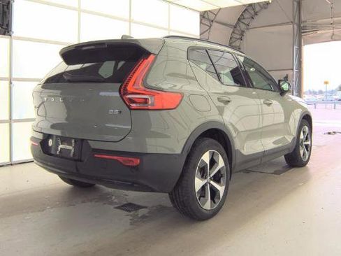 Used 2024 Volvo XC40 B5 Plus w/ Protection Package Premier AWD/4WD image 3