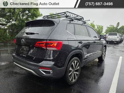 Used 2022 Volkswagen Taos SE FWD image 6