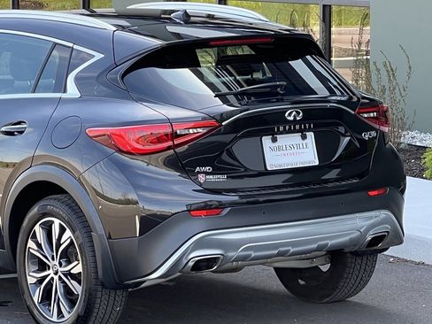Used 2019 INFINITI QX30 Premium w/ Navigation Package image 10