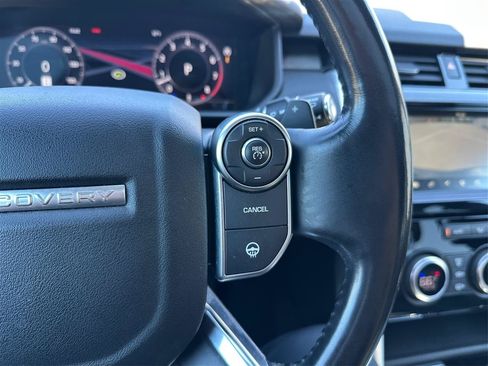 Used 2018 Land Rover Discovery HSE AWD/4WD image 38