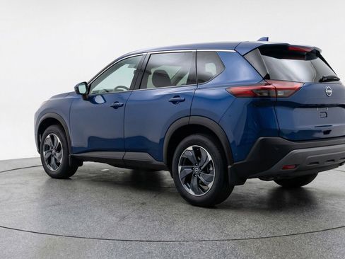Used 2025 Nissan Rogue SV FWD image 6
