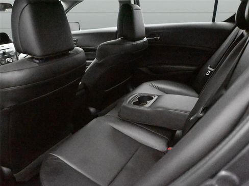 Used 2018 Acura ILX w/ AcuraWatch Plus Package image 12