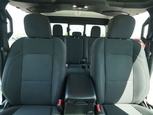 Used 2022 Jeep Gladiator Sport AWD/4WD image 38