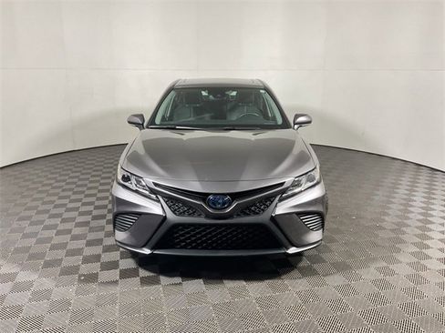 Used 2020 Toyota Camry SE image 5