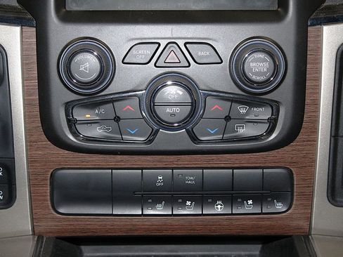 Used 2014 RAM 1500 Laramie w/ Convenience Group AWD/4WD image 22