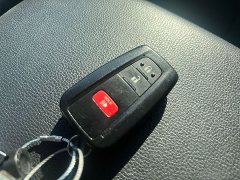 Used 2025 Toyota RAV4 XLE image 22