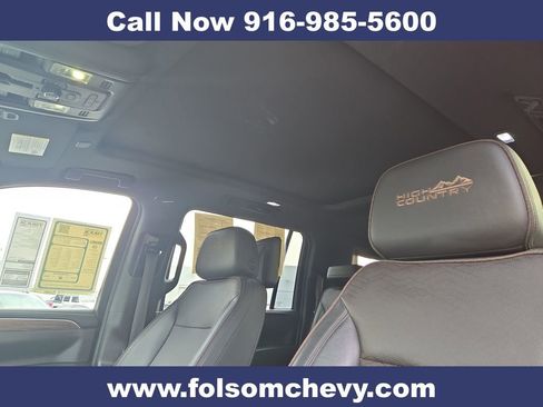 Used 2021 Chevrolet Suburban High Country w/ Premium Package image 21