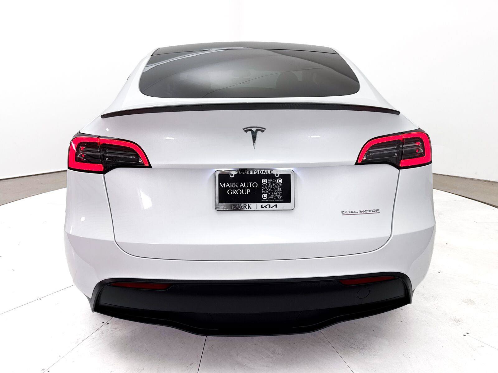 Used 2023 Tesla Model Y Performance AWD/4WD image 16