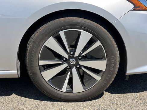 Used 2019 Nissan Altima 2.5 SL FWD image 18