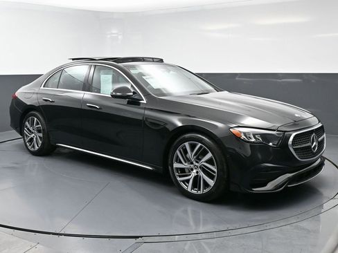 Used 2024 Mercedes-Benz E 350 4MATIC Sedan image 5