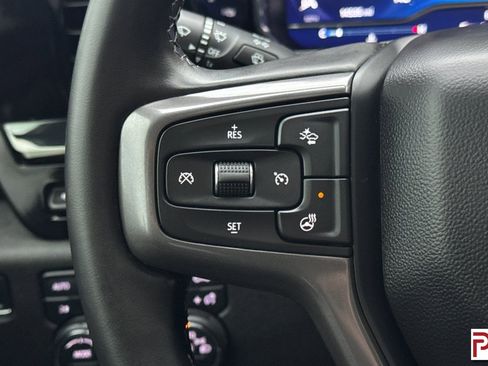 Used 2024 Chevrolet Silverado 2500 ZR2 w/ Technology Package image 27