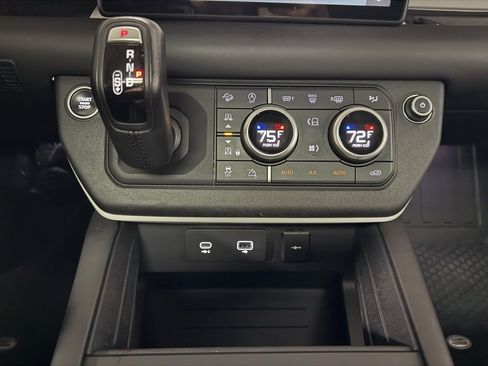 Used 2020 Land Rover Defender 110 HSE image 14