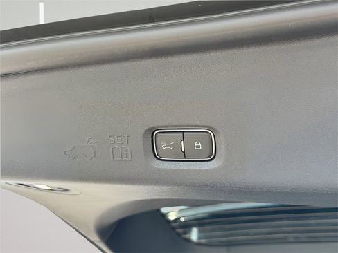 New 2025 Ford Expedition Active image 41