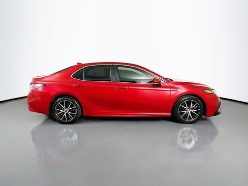 Used 2023 Toyota Camry SE FWD image 9