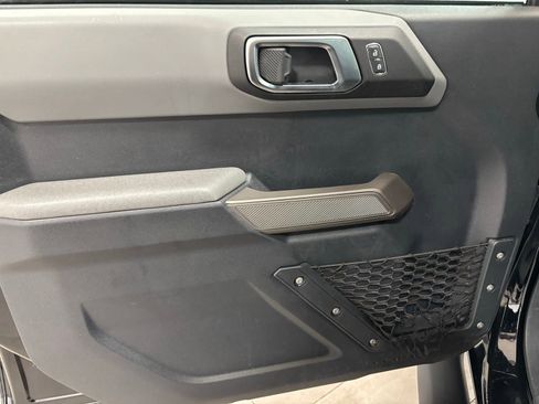 Used 2022 Ford Bronco Black Diamond image 18