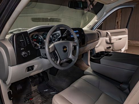 Used 2014 Chevrolet Silverado 2500 LT w/ Interior Plus Package image 12