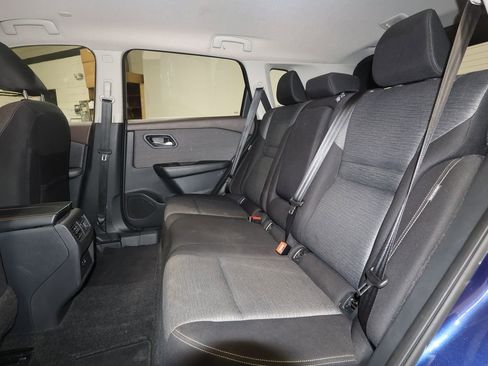 Used 2023 Nissan Rogue SV image 23