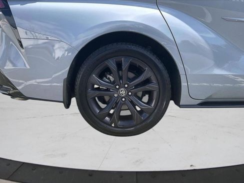 Used 2023 Toyota Sienna XSE FWD image 38