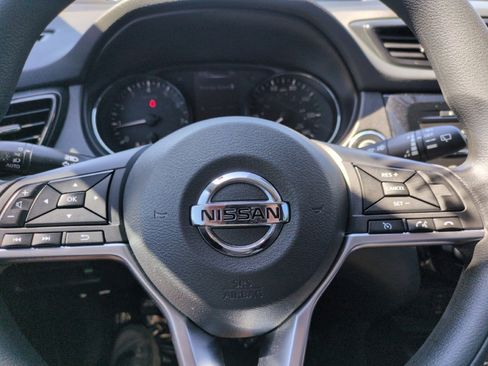 Used 2018 Nissan Rogue Sport SV FWD image 16