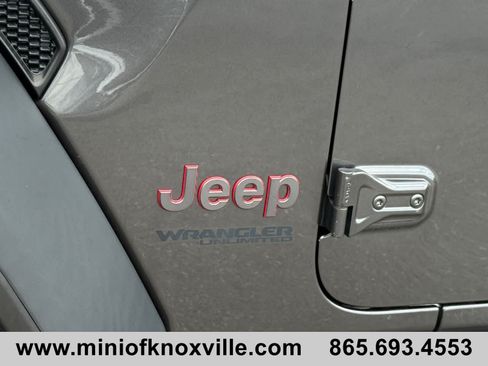 Used 2022 Jeep Wrangler Unlimited Rubicon AWD/4WD image 10