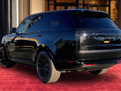 New 2026 Land Rover Range Rover SE image 3