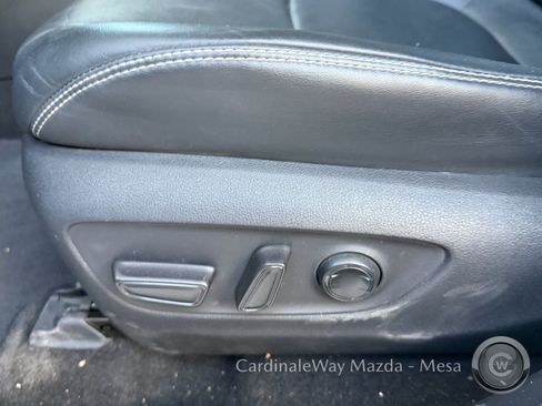 Used 2021 Toyota RAV4 XLE Premium image 14