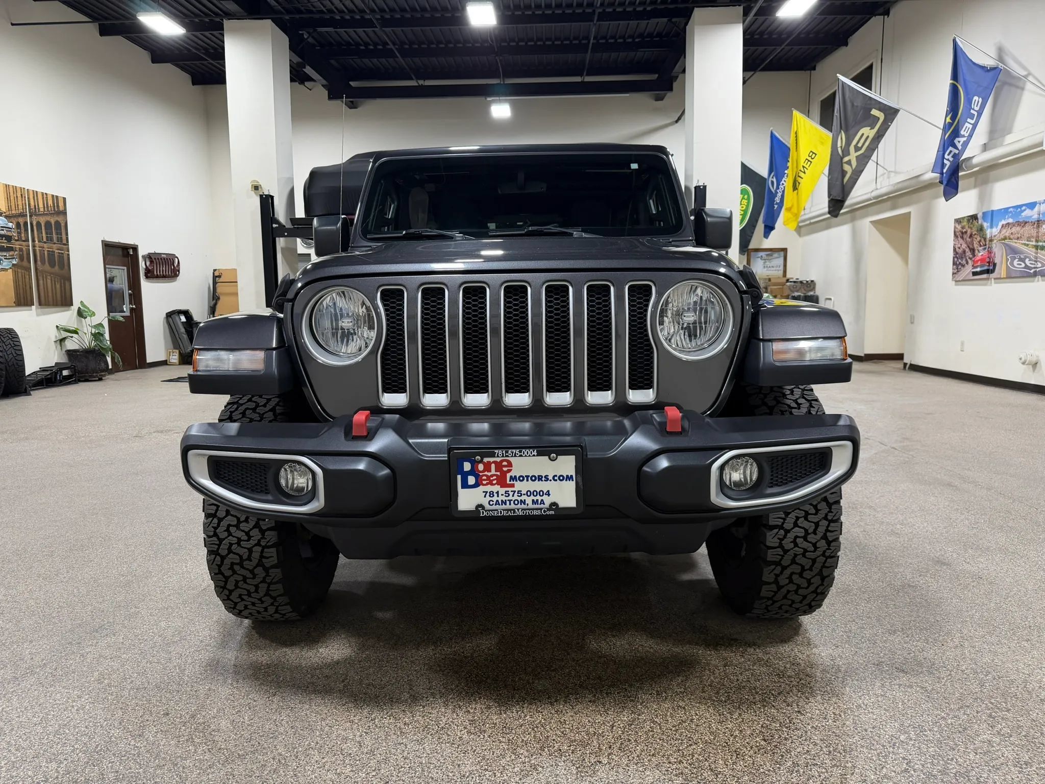 Used 2020 Jeep Wrangler Unlimited Sahara w/ Uconnect 4C Nav & Sound Group AWD/4WD image 2