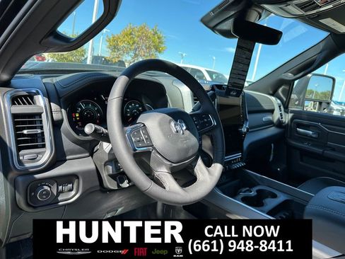 New 2026 RAM 2500 Laramie AWD/4WD image 17