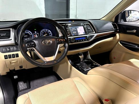 Used 2015 Toyota Highlander Limited image 14