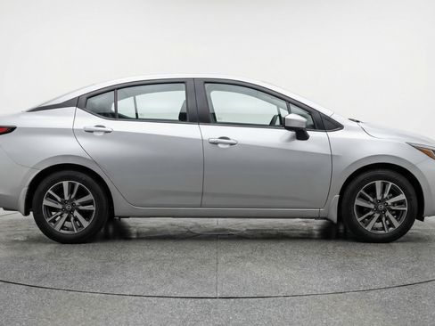 Used 2025 Nissan Versa SV FWD image 11