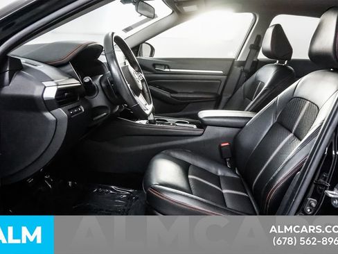 Used 2025 Nissan Altima 2.5 SR image 16