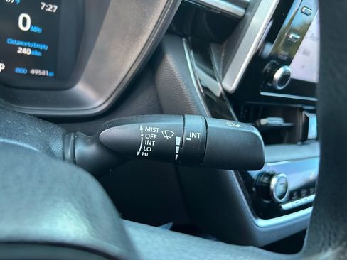 Used 2020 Toyota Corolla LE image 20