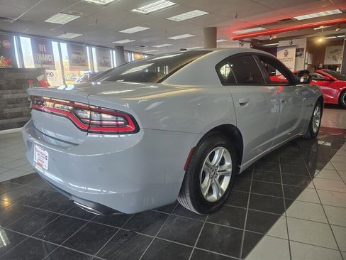 Used 2022 Dodge Charger SXT image 4