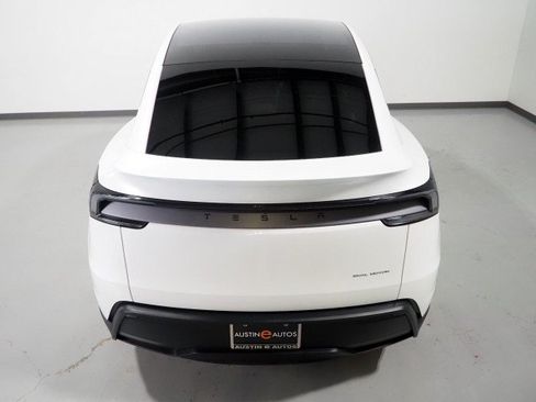 Used 2026 Tesla Model Y Long Range AWD/4WD image 8