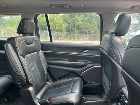 Used 2021 Jeep Grand Cherokee L Limited AWD/4WD image 39