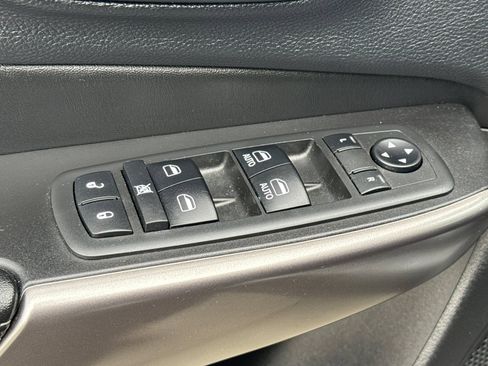 Used 2019 Jeep Cherokee Limited image 13