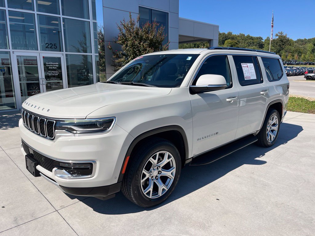 Used 2022 Jeep Wagoneer Series II RWD image 1