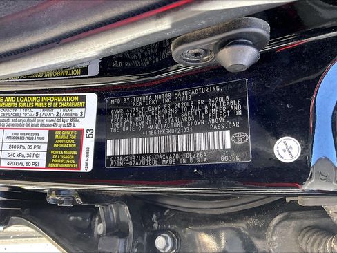Used 2019 Toyota Camry XSE w/ Navigation Package FWD image 31