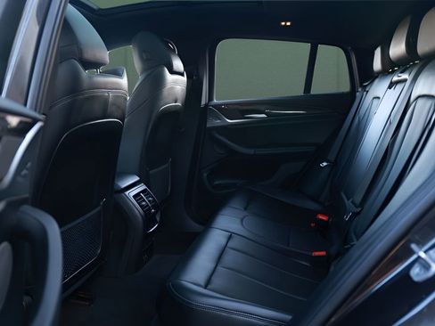 Used 2023 BMW X4 M40i w/ Premium Package image 11