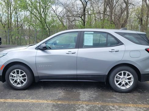 Used 2023 Chevrolet Equinox LS image 3