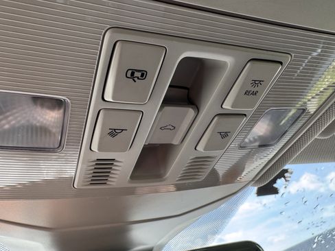 Used 2024 Volkswagen Jetta SEL image 9