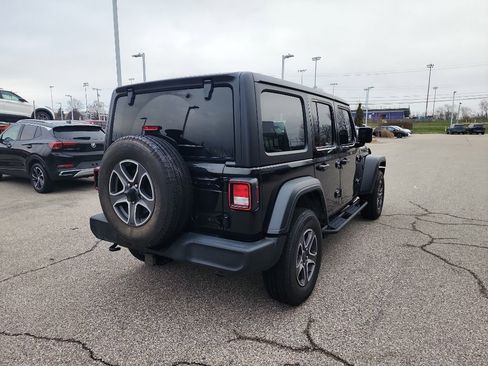 Used 2022 Jeep Wrangler Unlimited Sport image 7